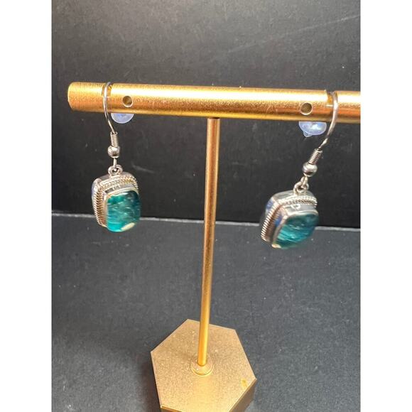 NEW neon apatite in matrix in platinum over copper - Picture 11 of 16